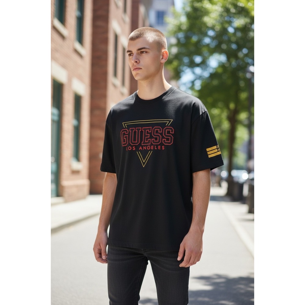 GUESS Los Angeles Mens Black Graphic T-Shirt Embossed Red Gold‎ Logo Large
